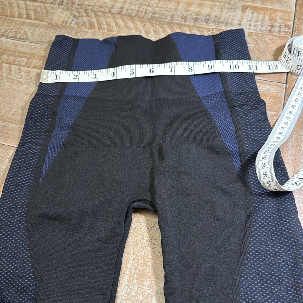 Spanx Leggings - Picture 6 of 8